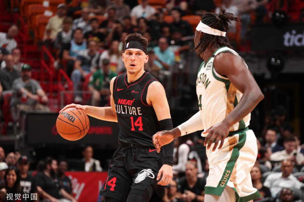 方的青少年 方的青少年